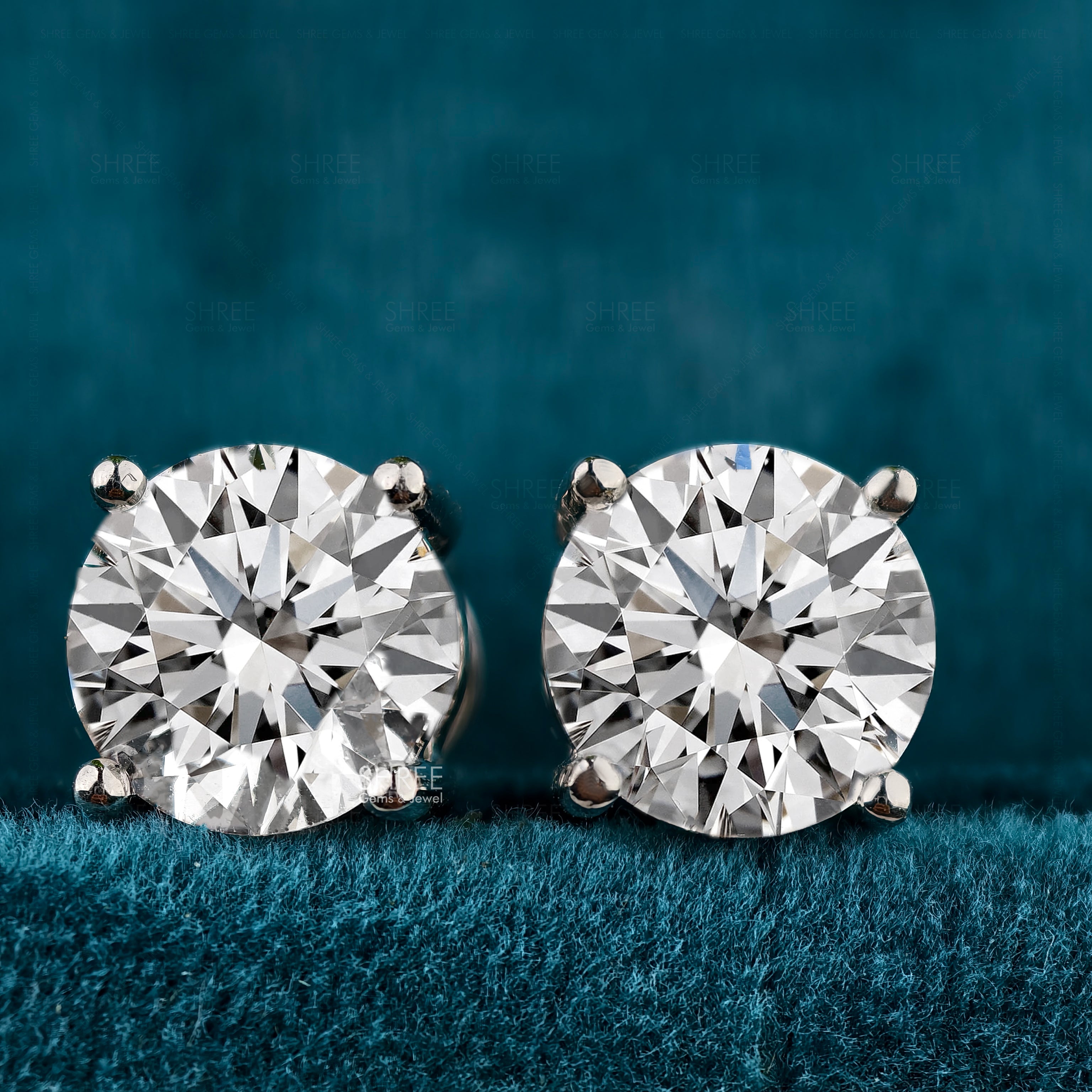 Round Brilliant Cut Diamond Stud Earrings Round Brilliant Cut Diamond Stud Earrings