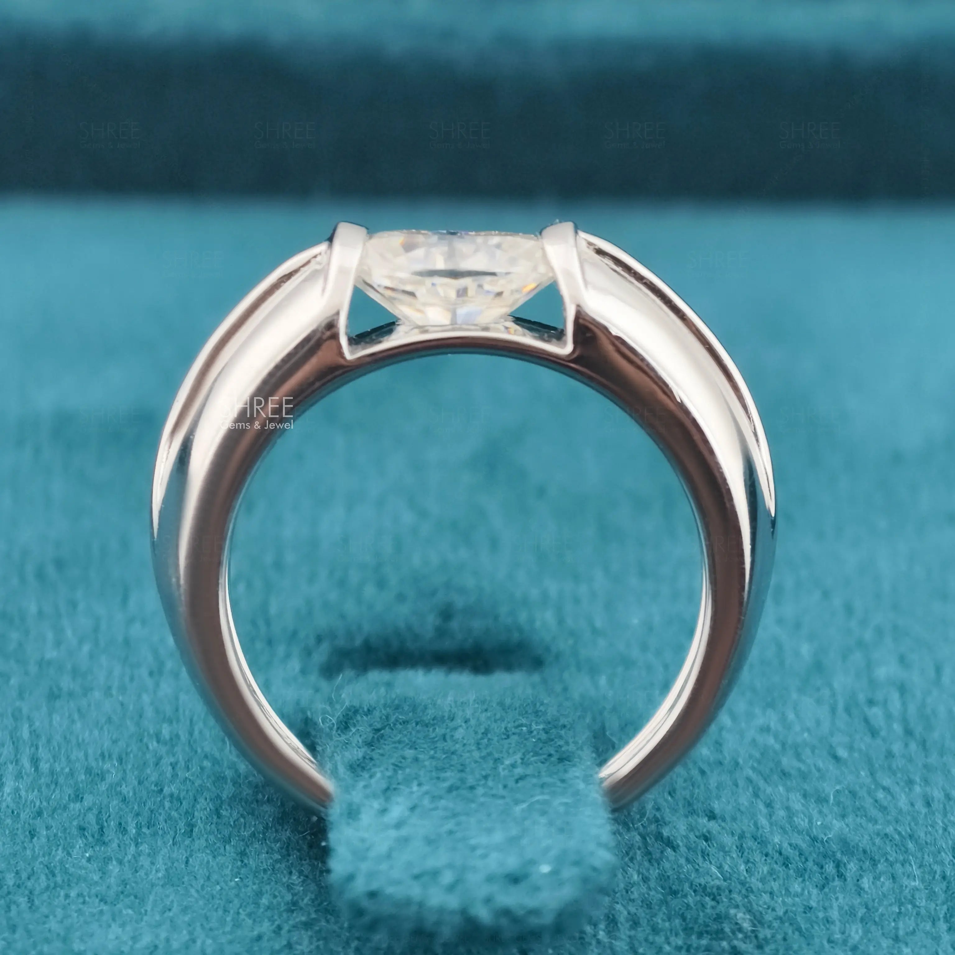Top View of Lab Grown Oval Diamond Rings​