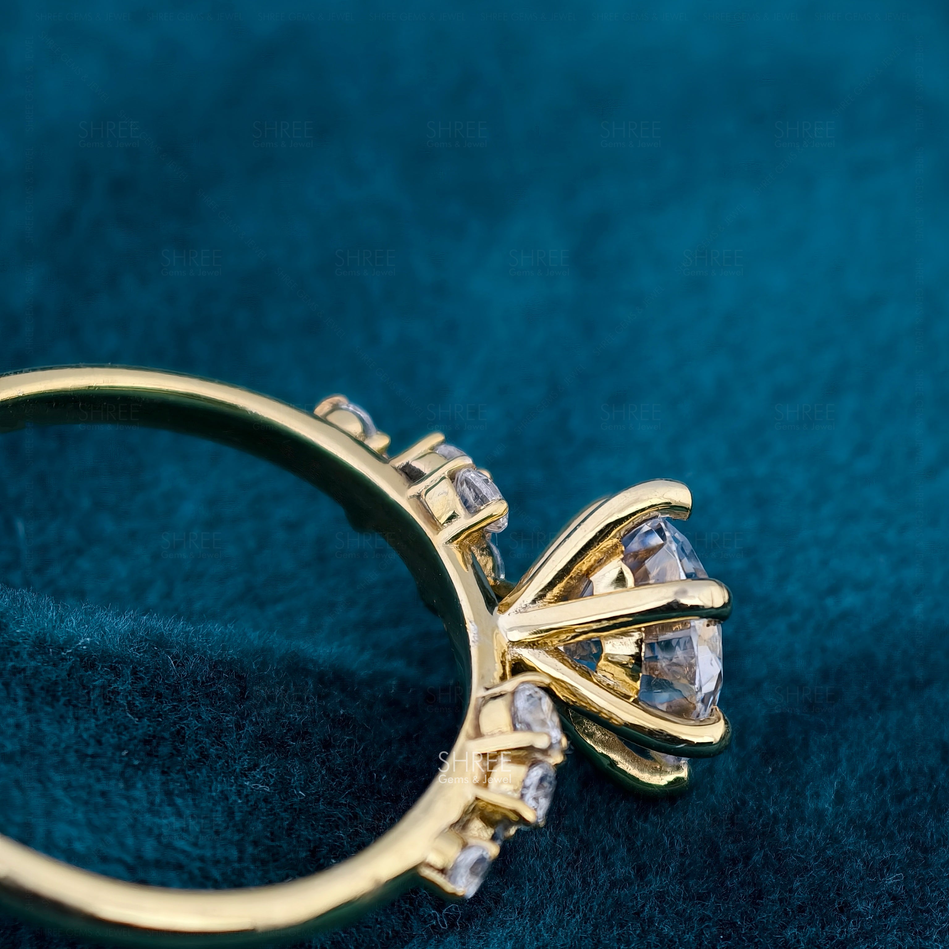 Round Cut Lab Diamond Halo Engagement Ring For Women