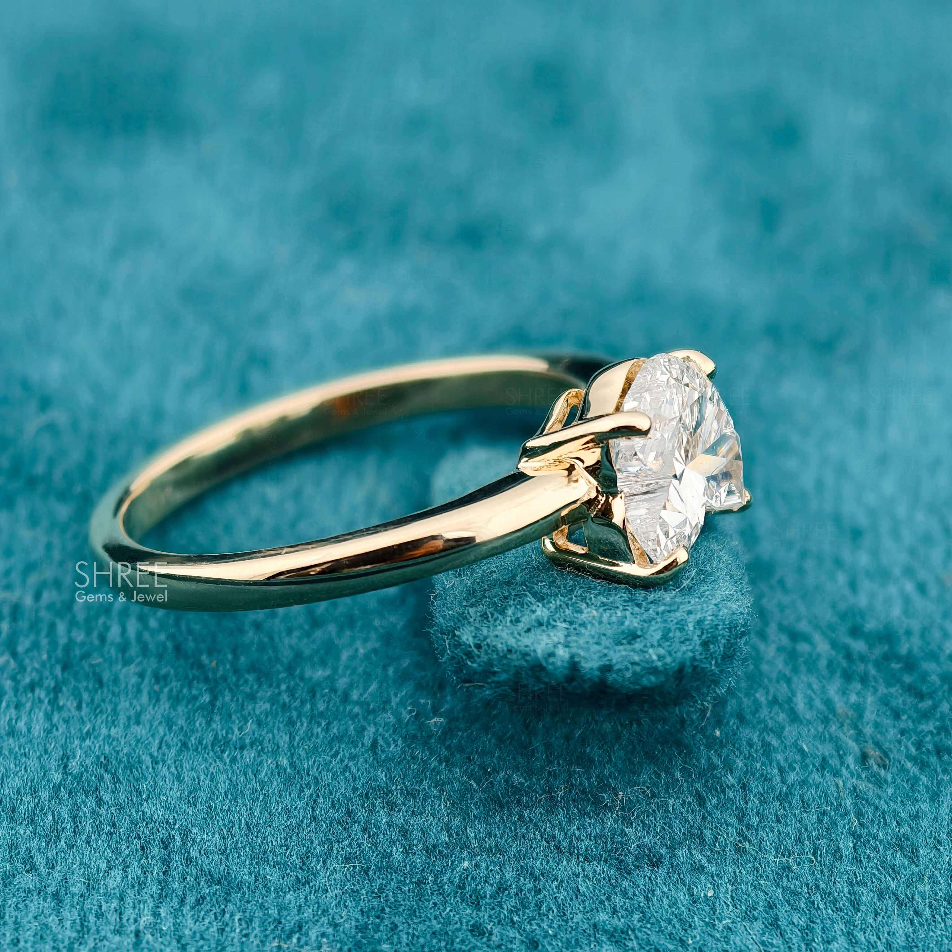 Side Band View of 1 Carat Fancy Solitaire Cat Diamond Ring