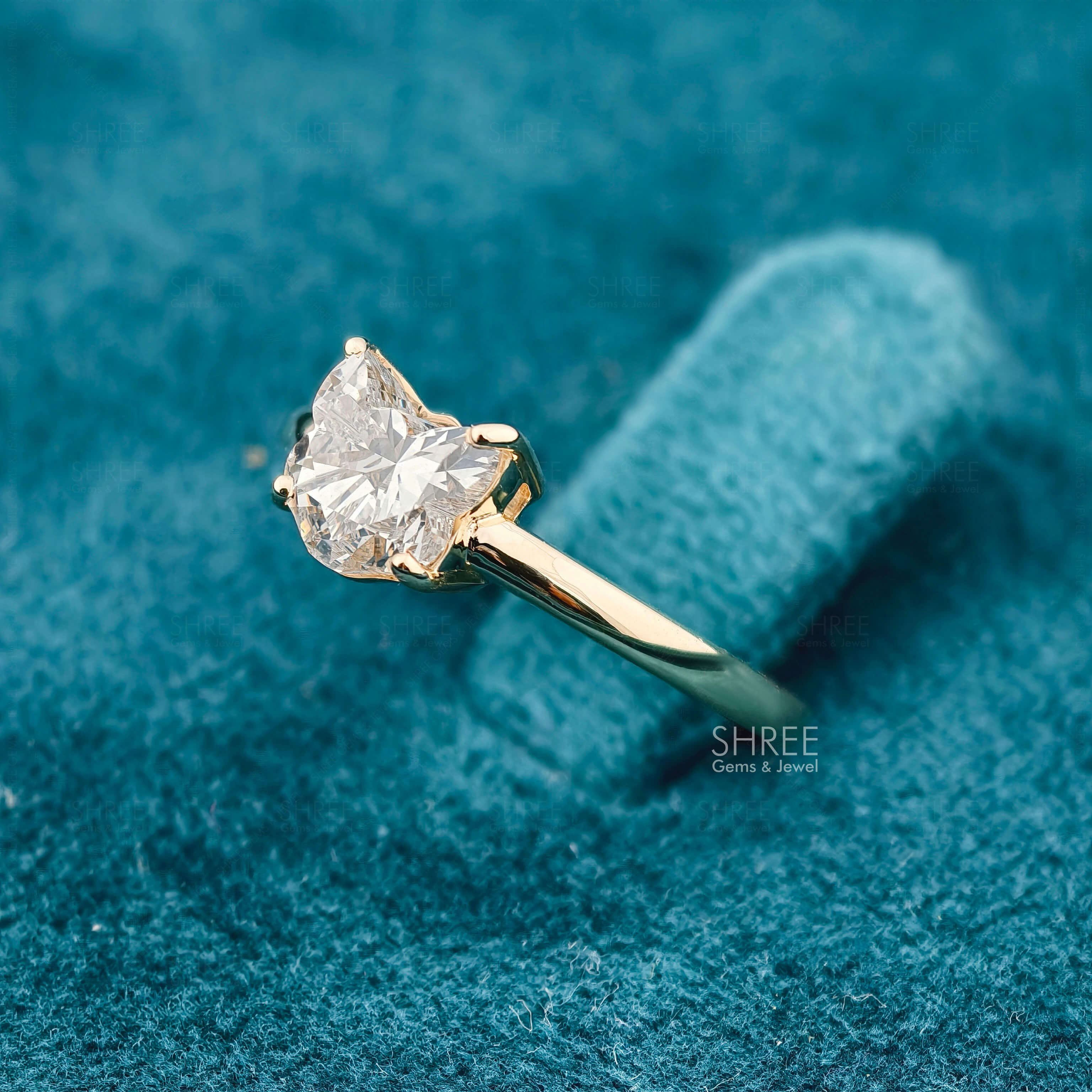 Side view of 1 Carat Fancy Solitaire Cat Diamond Ring