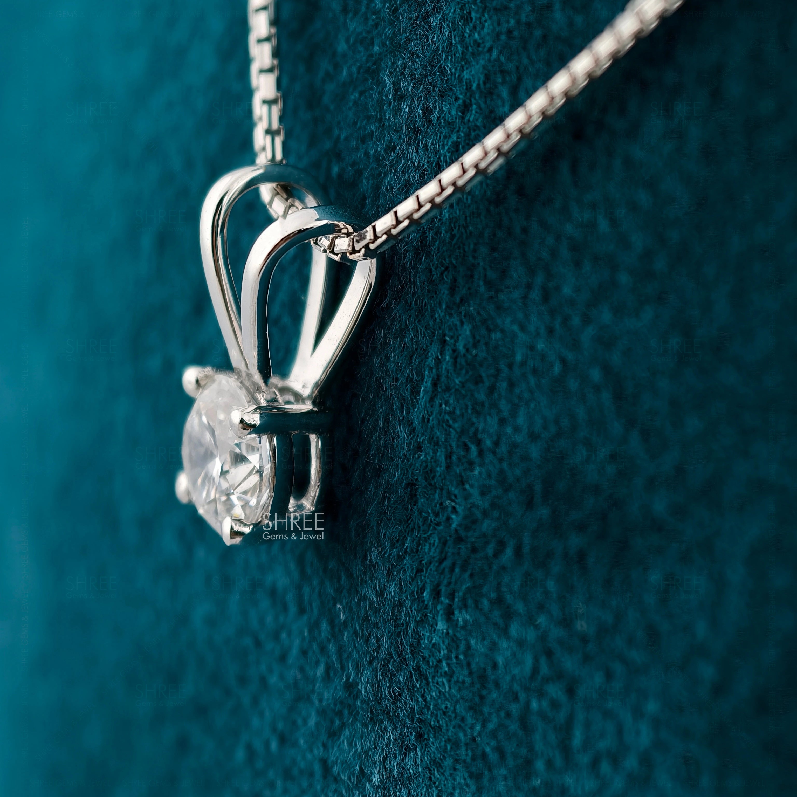 Side View of 1 Carat Lab Grown Diamond Solitaire Pendant​