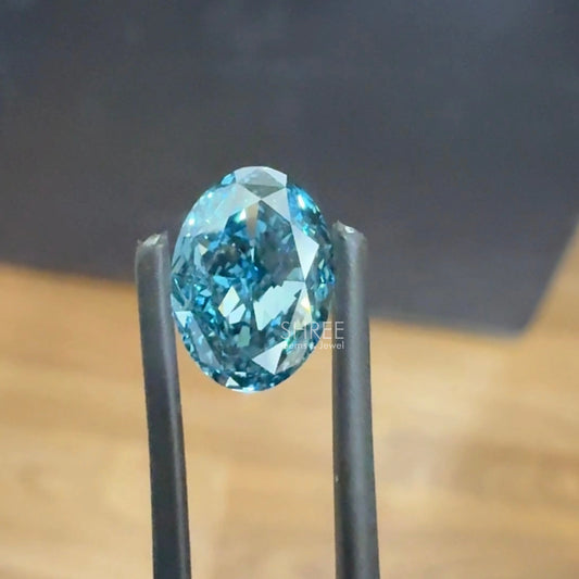 front view of fancy vivid blue diamond​
