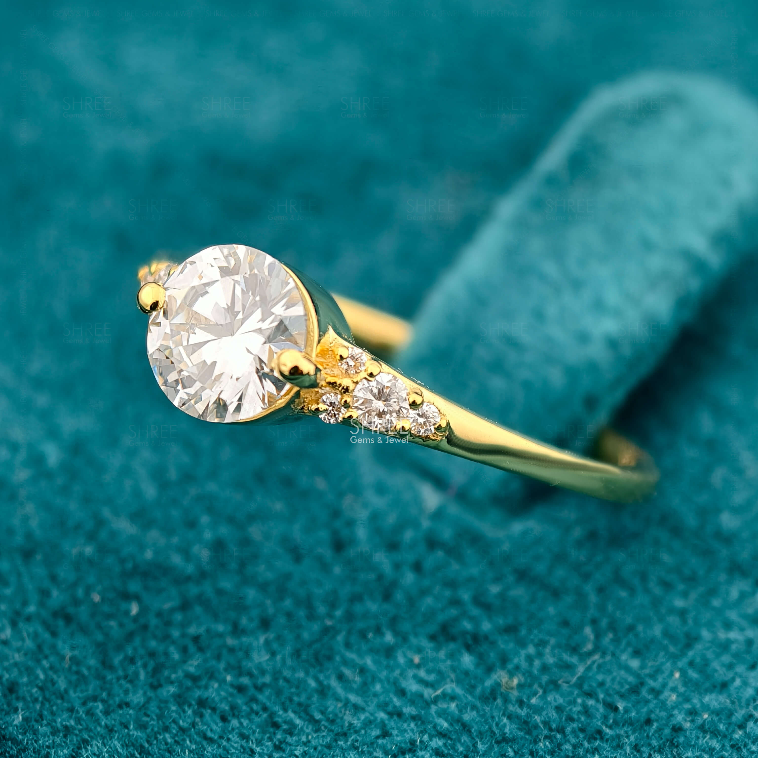 side view of 1 ct round diamond engagement ring