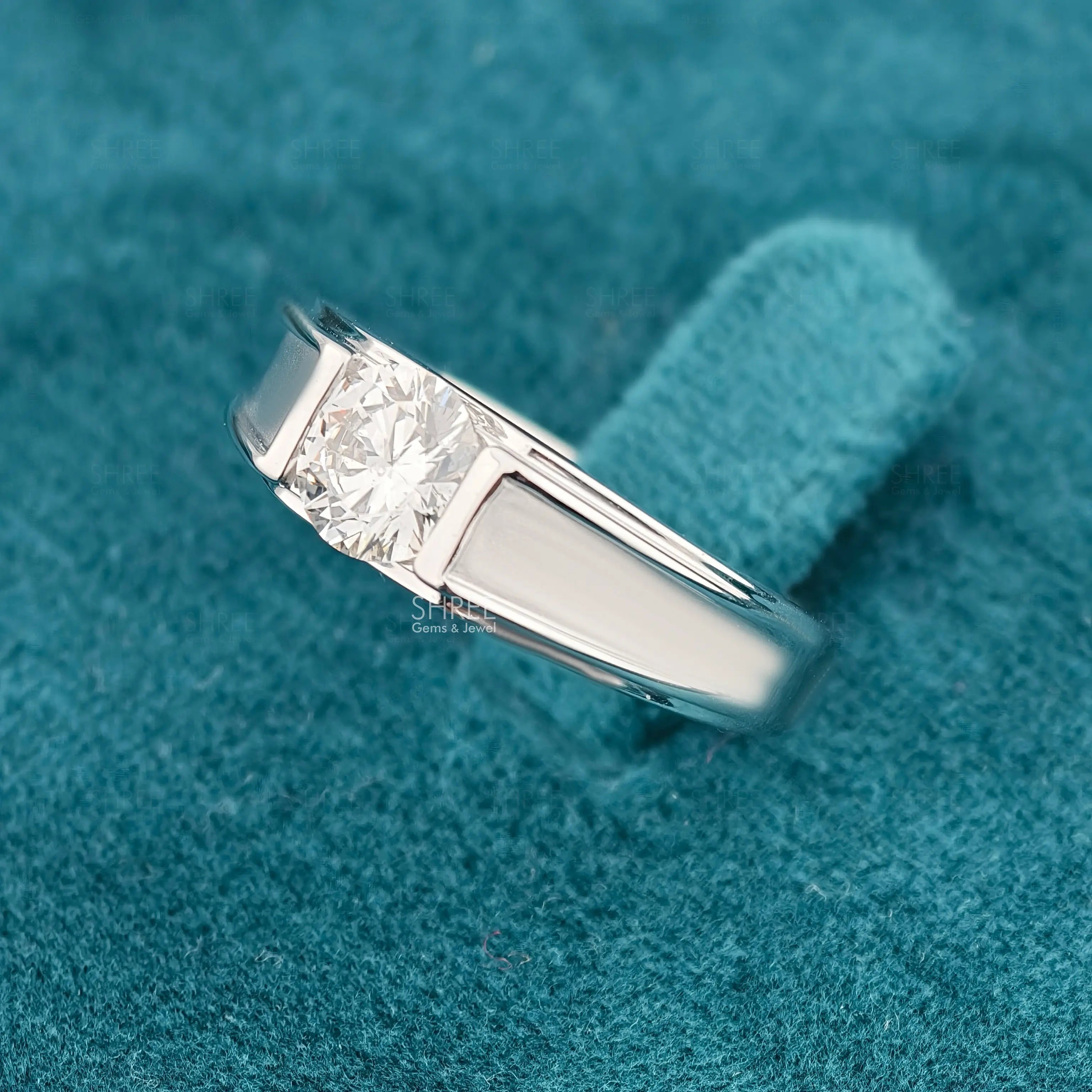 Side View of 1 Ct Lab Grown Diamond Ring​