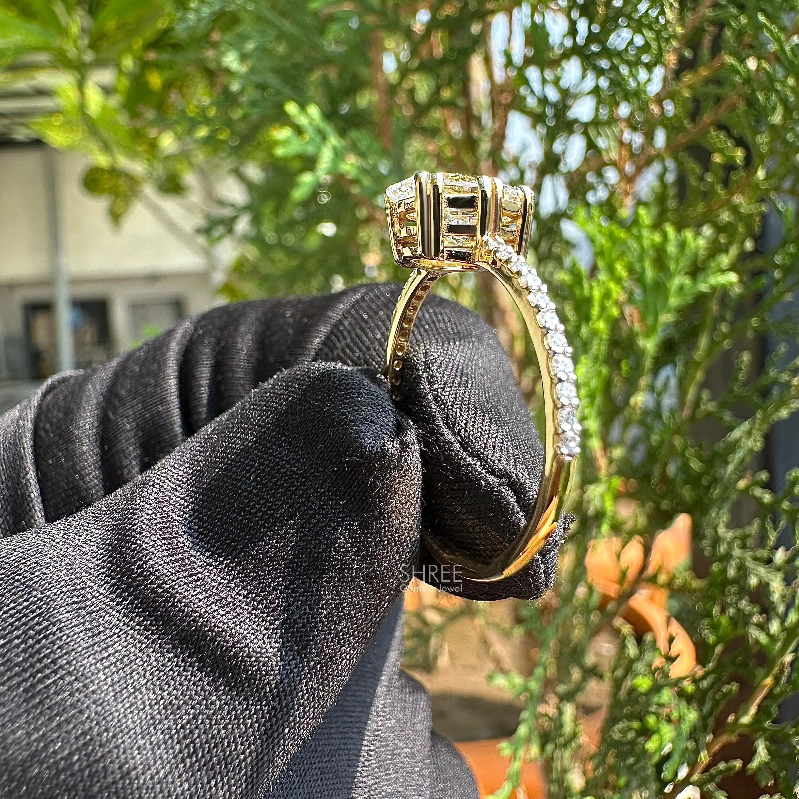 side band view of oval diamond ring