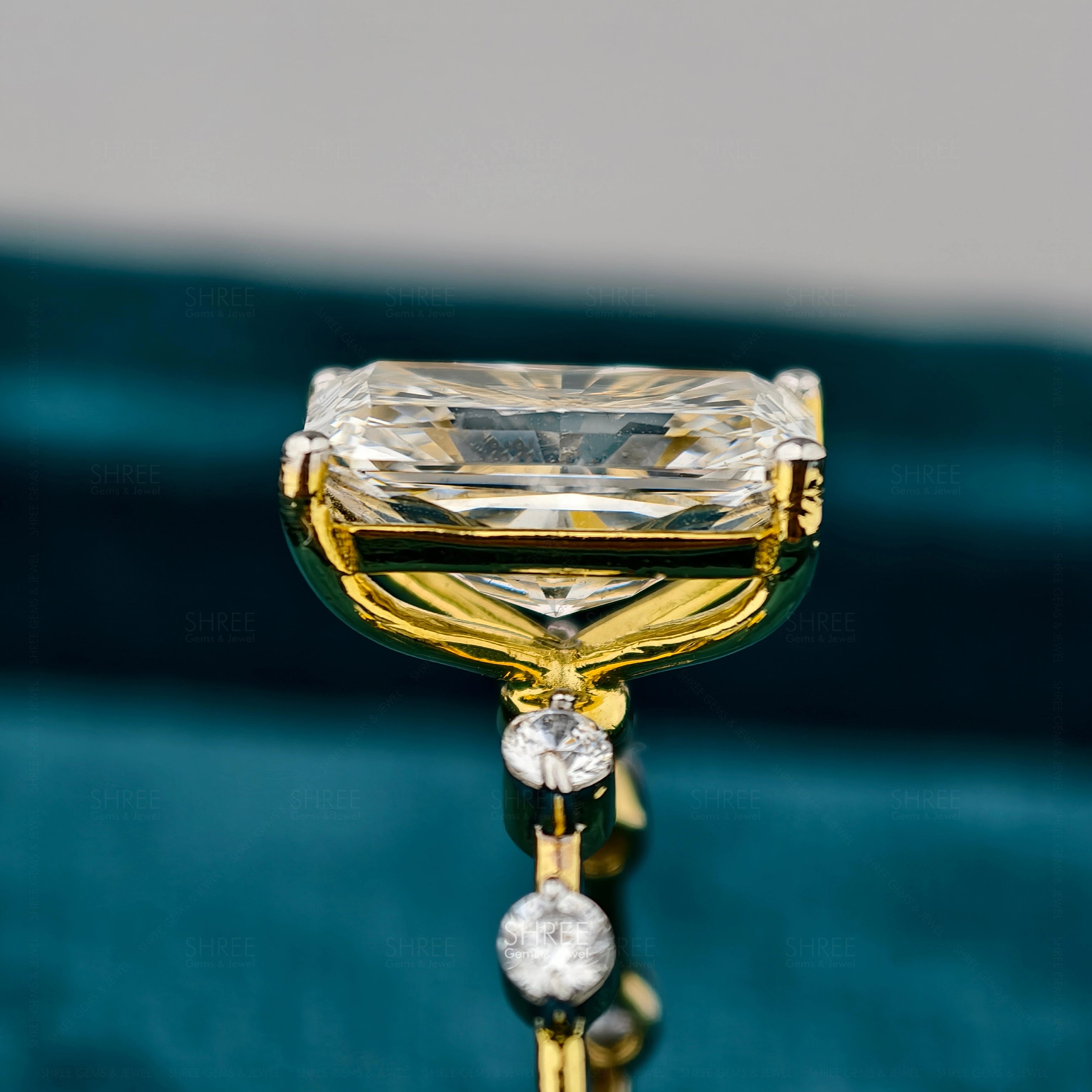 Side View of Radiant Diamond Ring​

