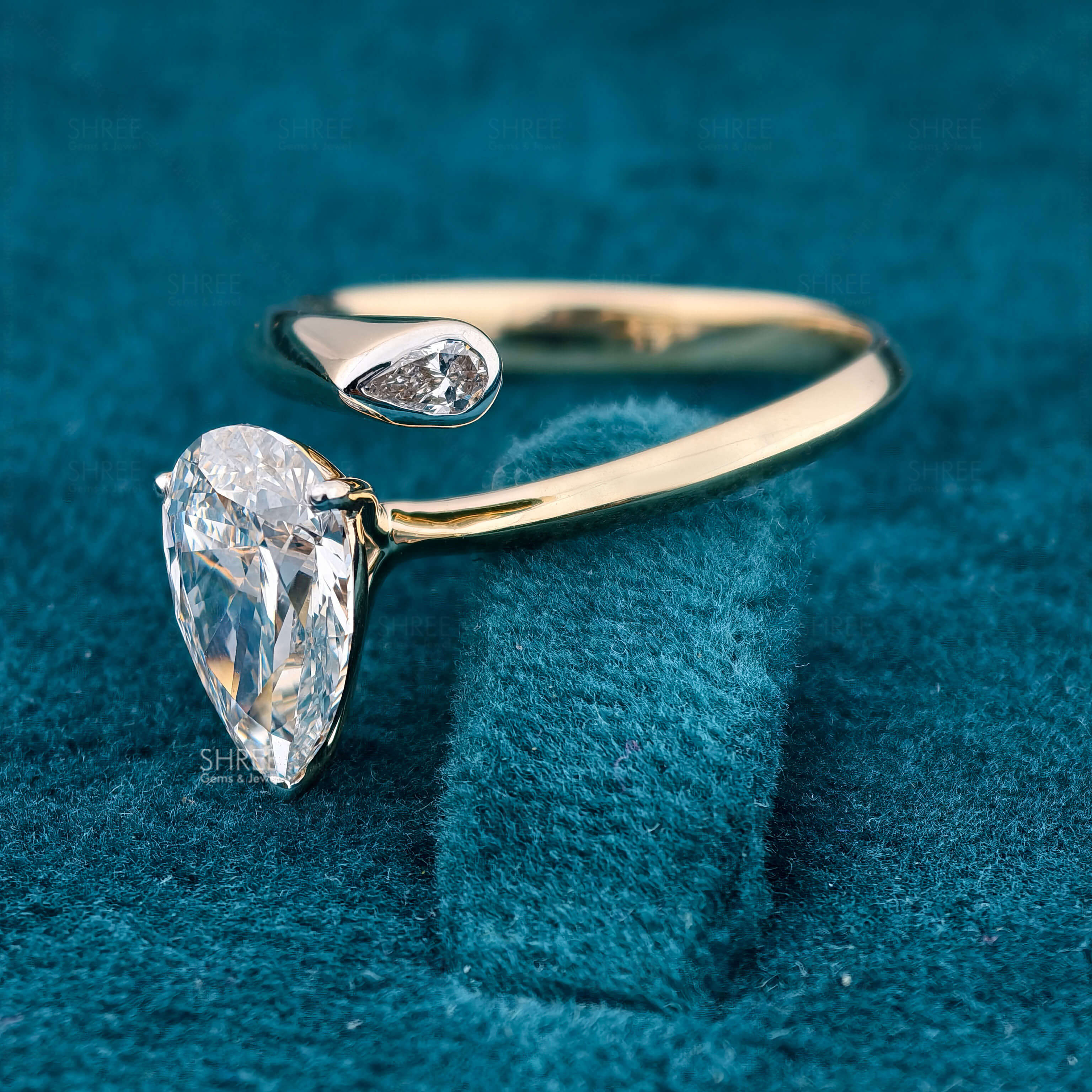 Diamond Close View of 2 Carat Pear Shaped Lab Diamond Bypass Ring