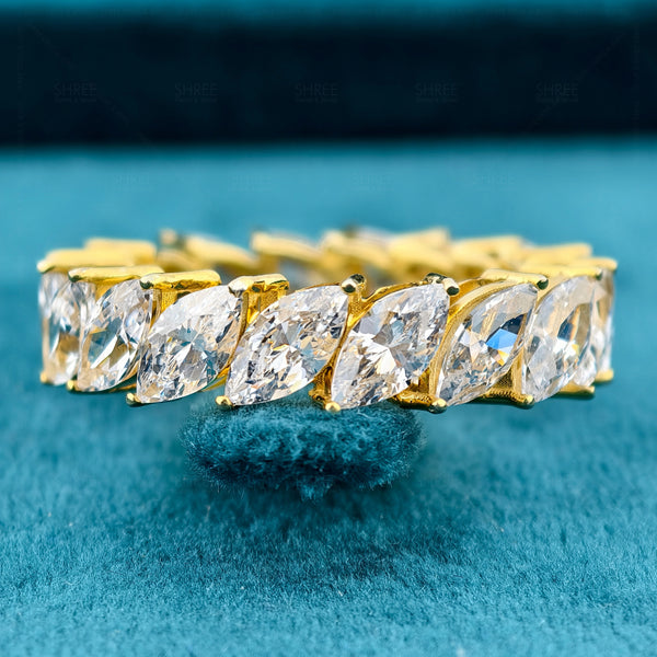 Full View of Lab Grown Diamond Wedding Band​
