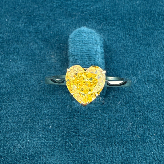 Front view of 4ct lab grown diamond ring​