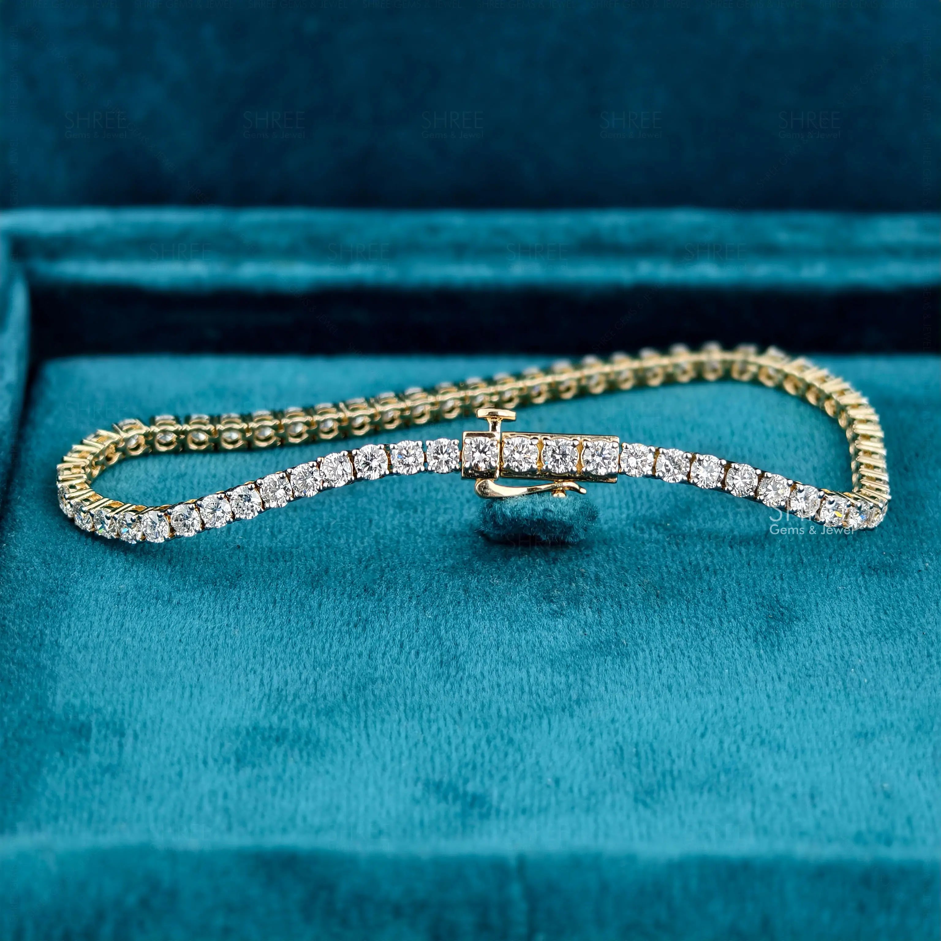 front view of 5 carat lab grown tennis bracelet​
