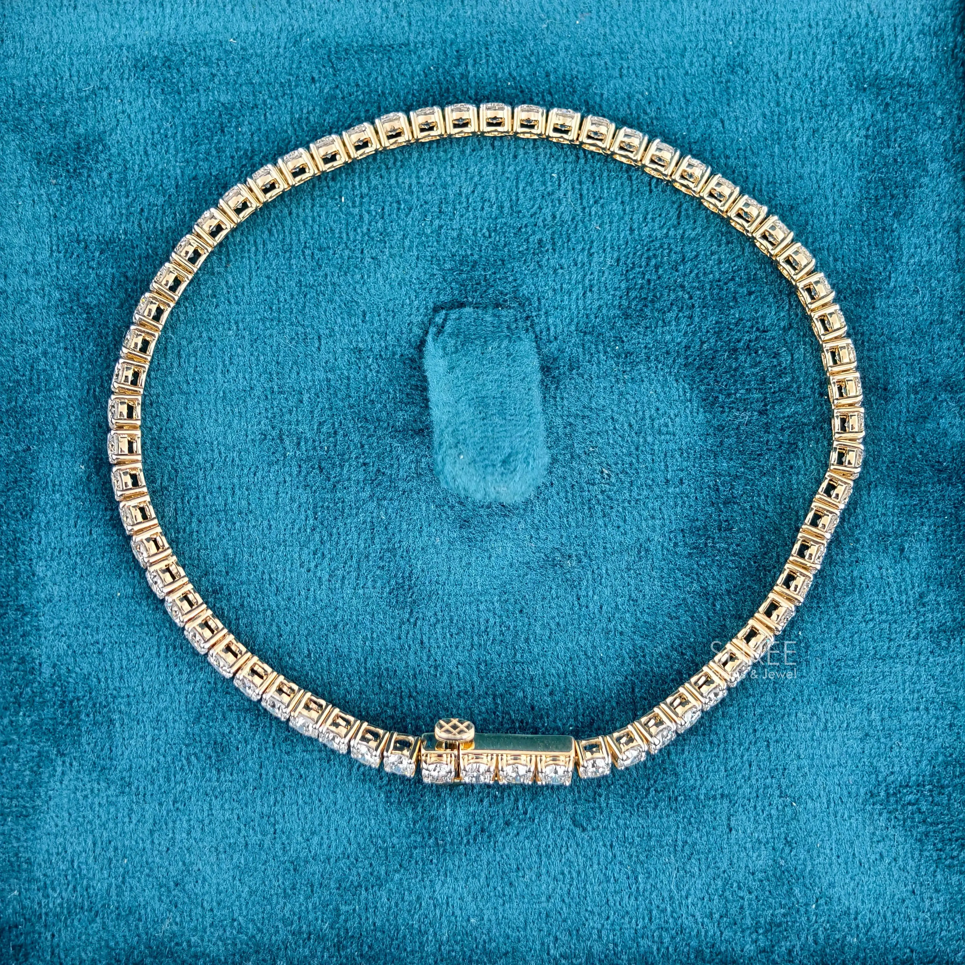 full view of 5 carat lab diamond tennis bracelet​
