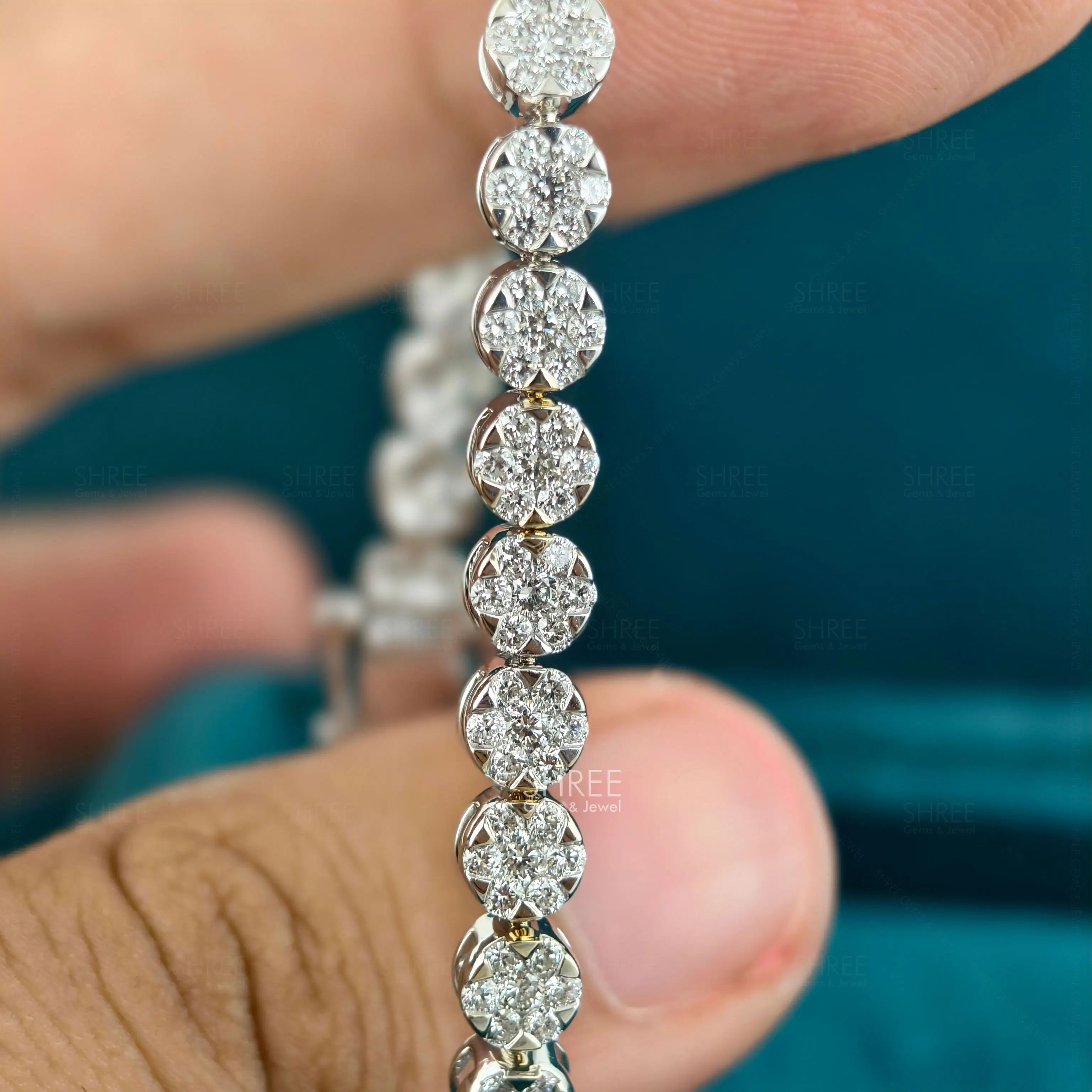 front view of 6 Ct Round Lab Diamond Cluster Bracelet​