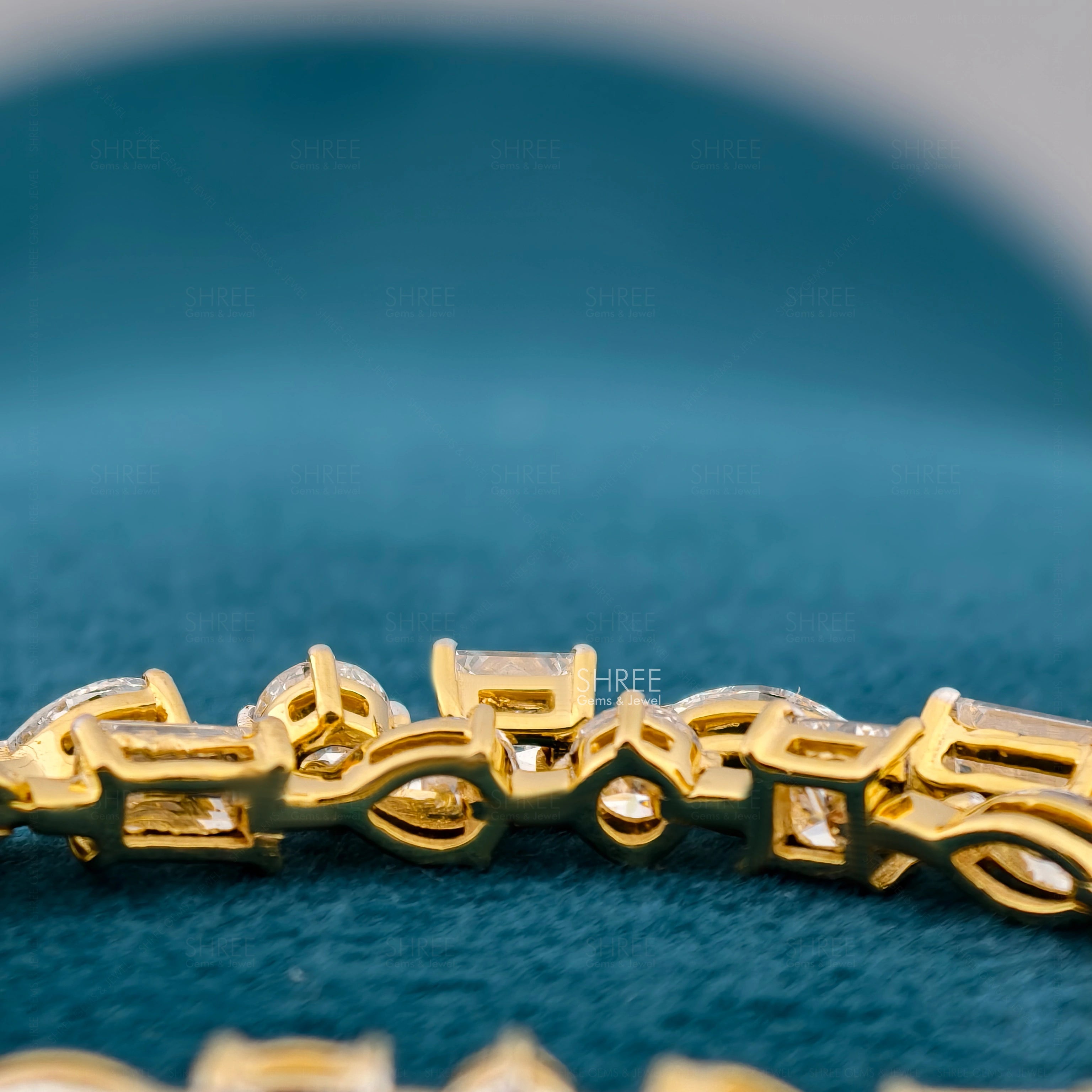 Back View of Different Shape Diamond Bracelet​

