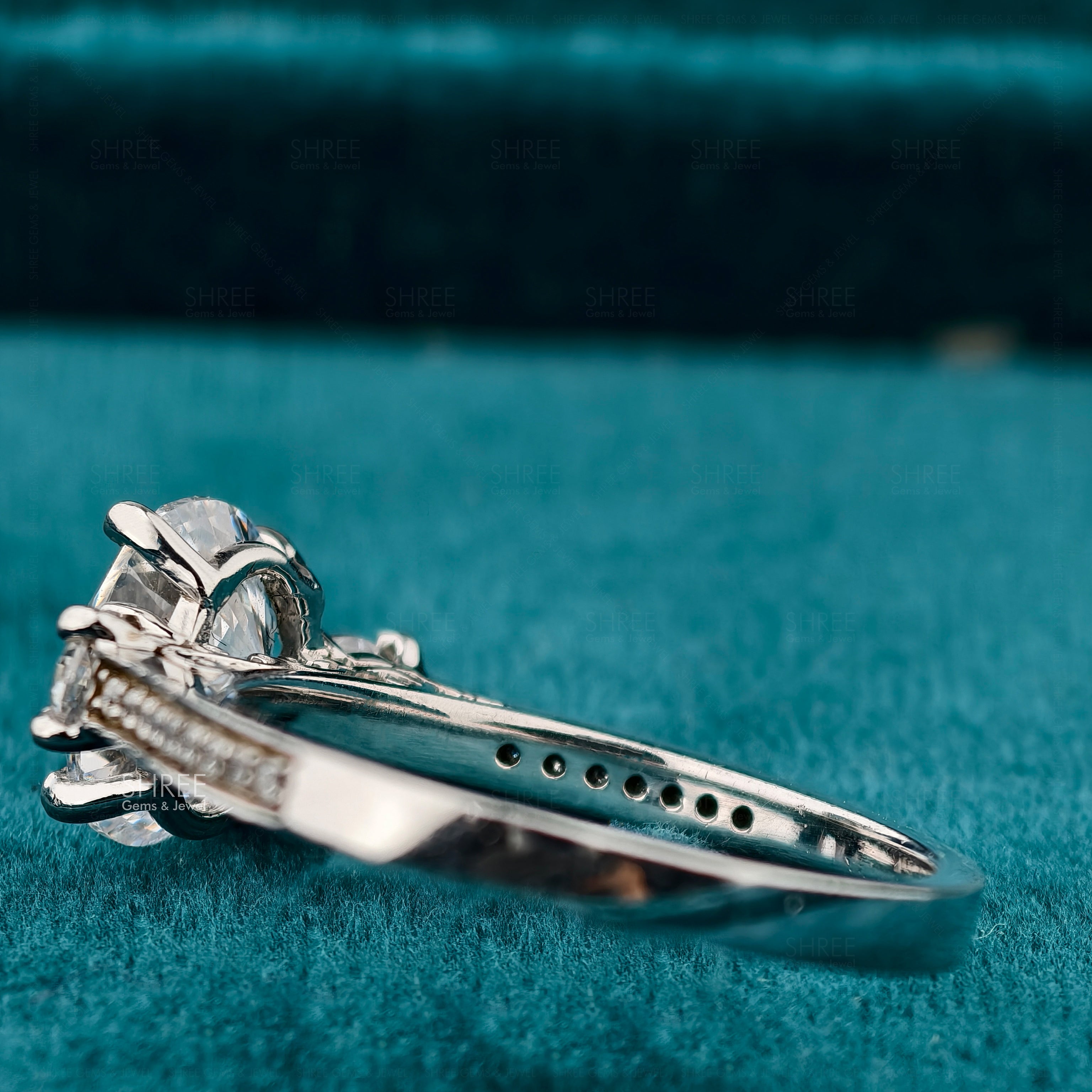 Lab-Grown Diamond Beautiful  Engagement Ring For Women