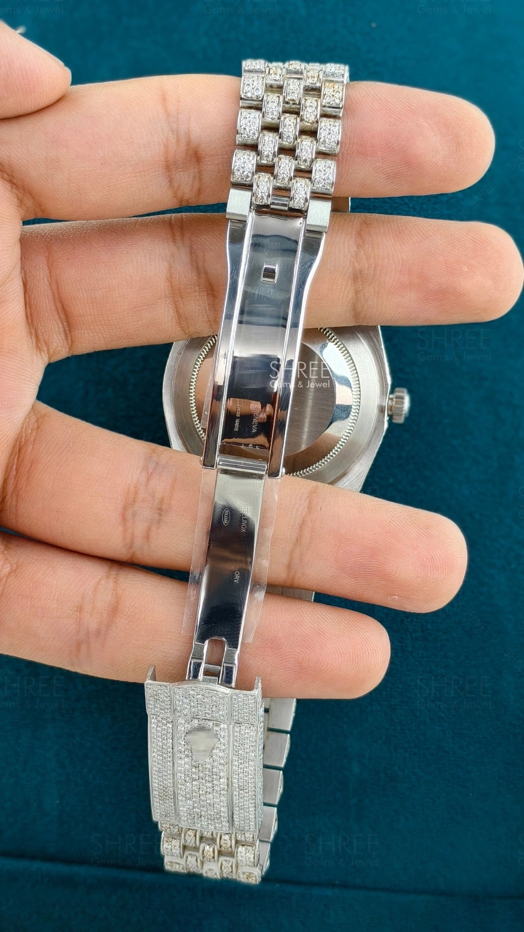 Lock View of Men’s Iced Out Watch 41mm – Arabic Dial Jubilee