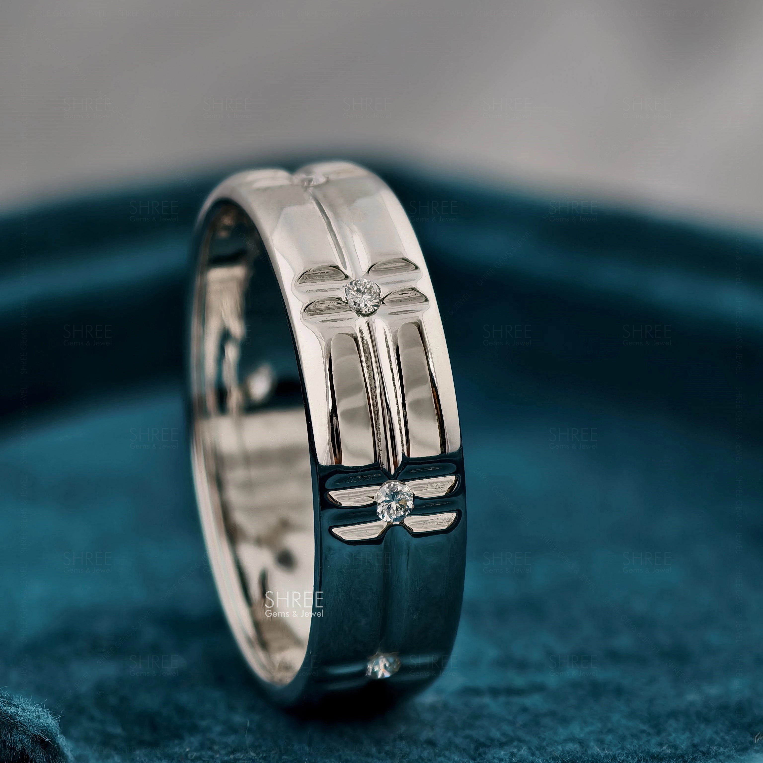 Side View of Classic Men's Wedding Bands​