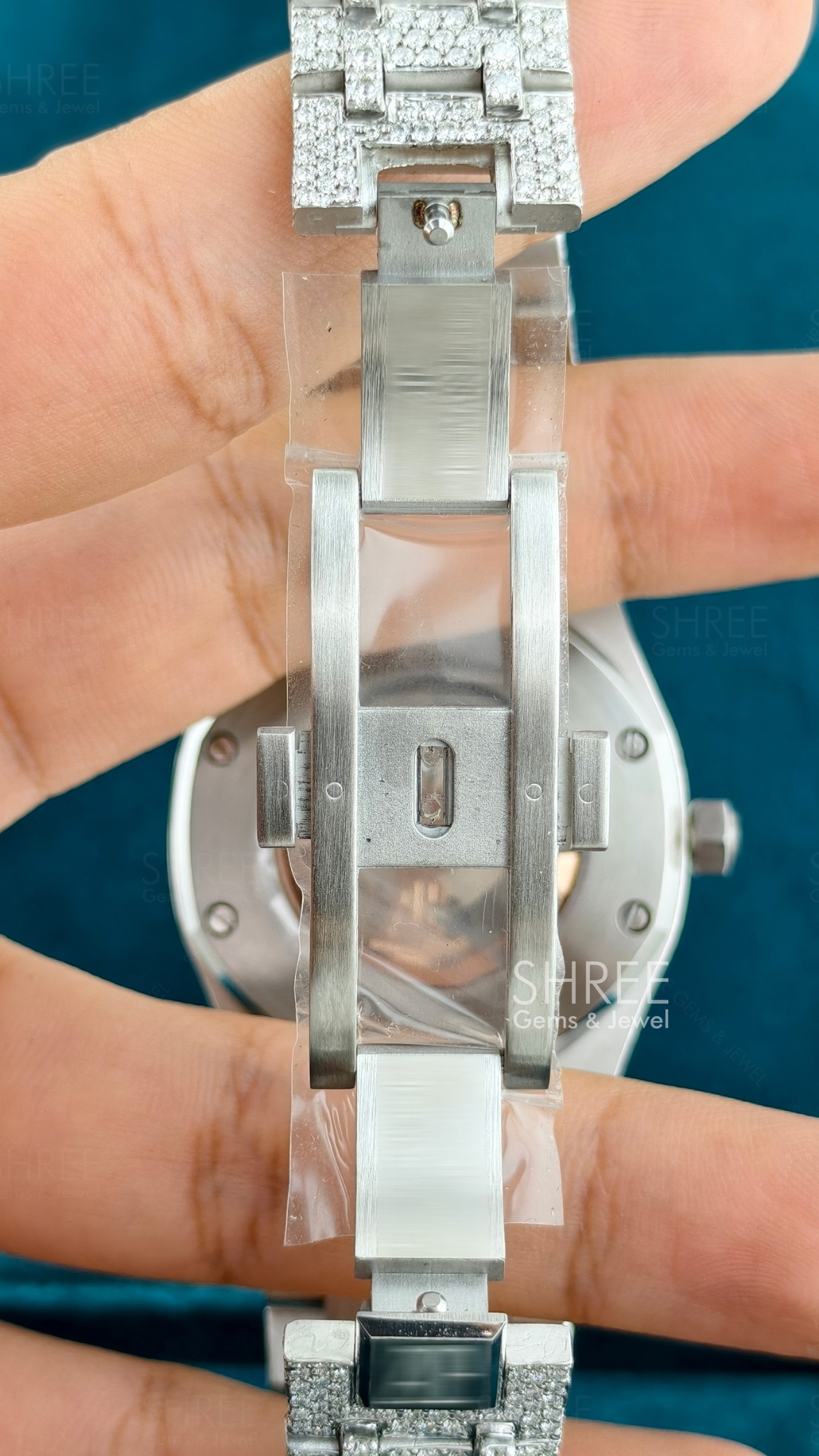 Lock View of Luxury Ap icedout Moissanite Timepiece | 41 MM | White Gold Tone