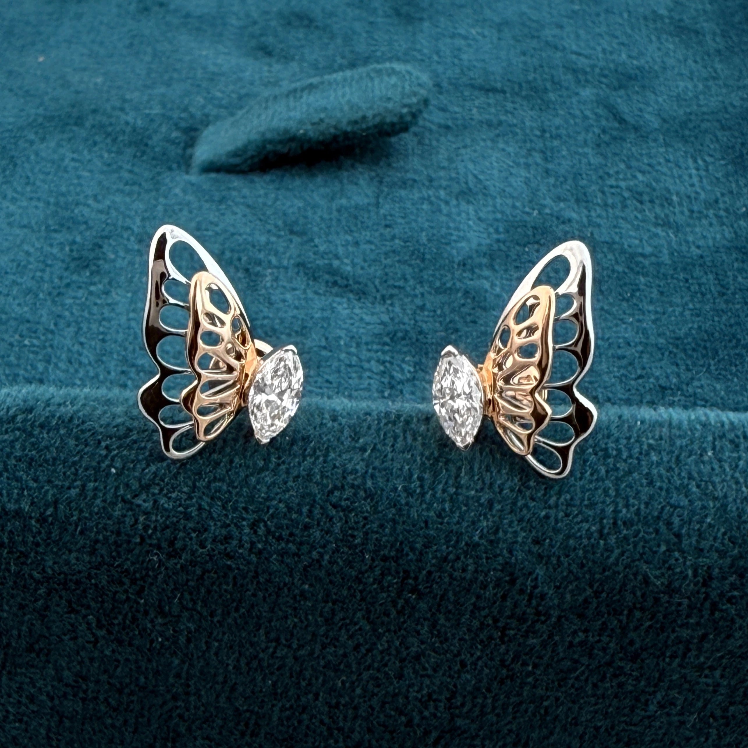 Front View of Diamond 1 Carat Stud Earrings​

