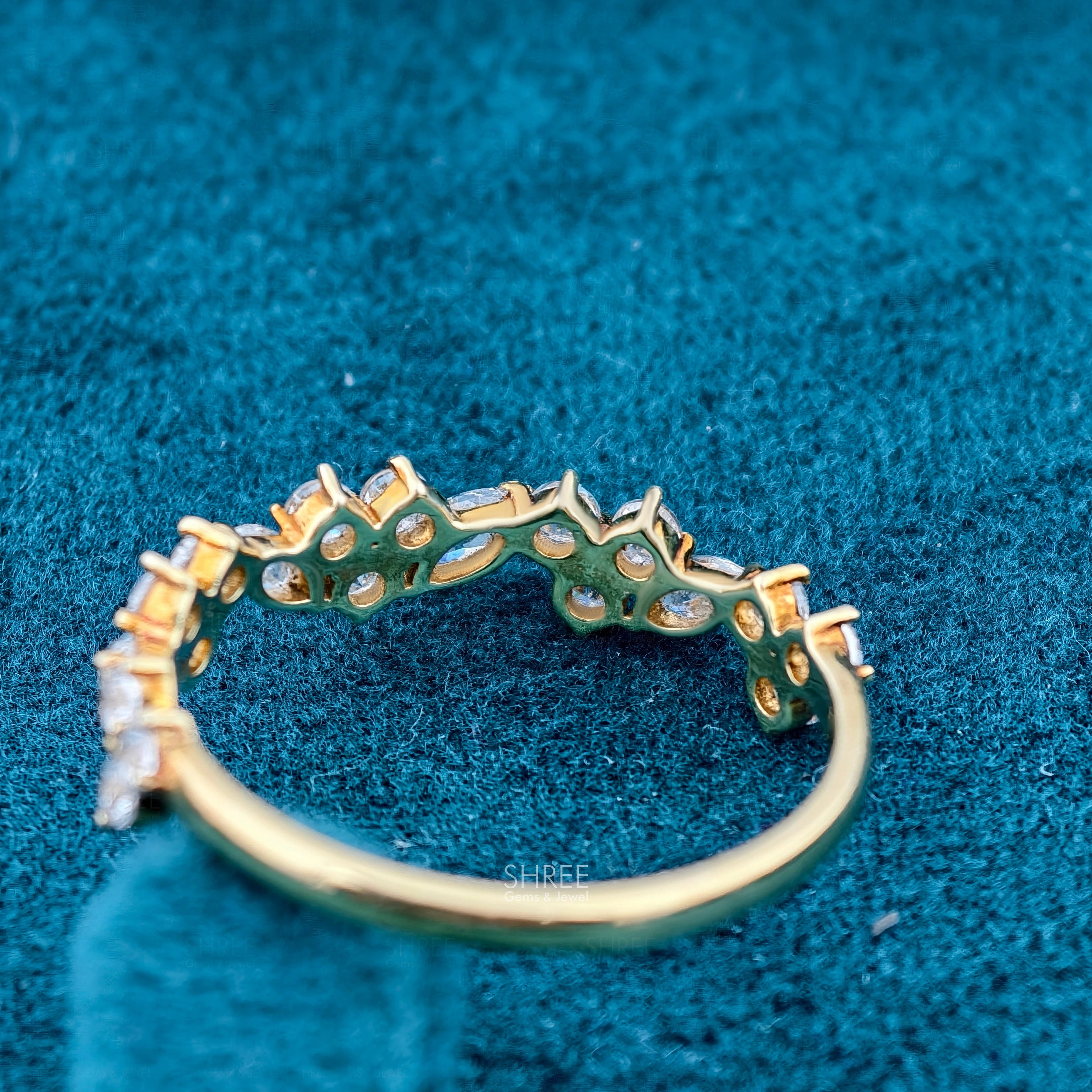 back view of lab grown diamond wedding bands​

