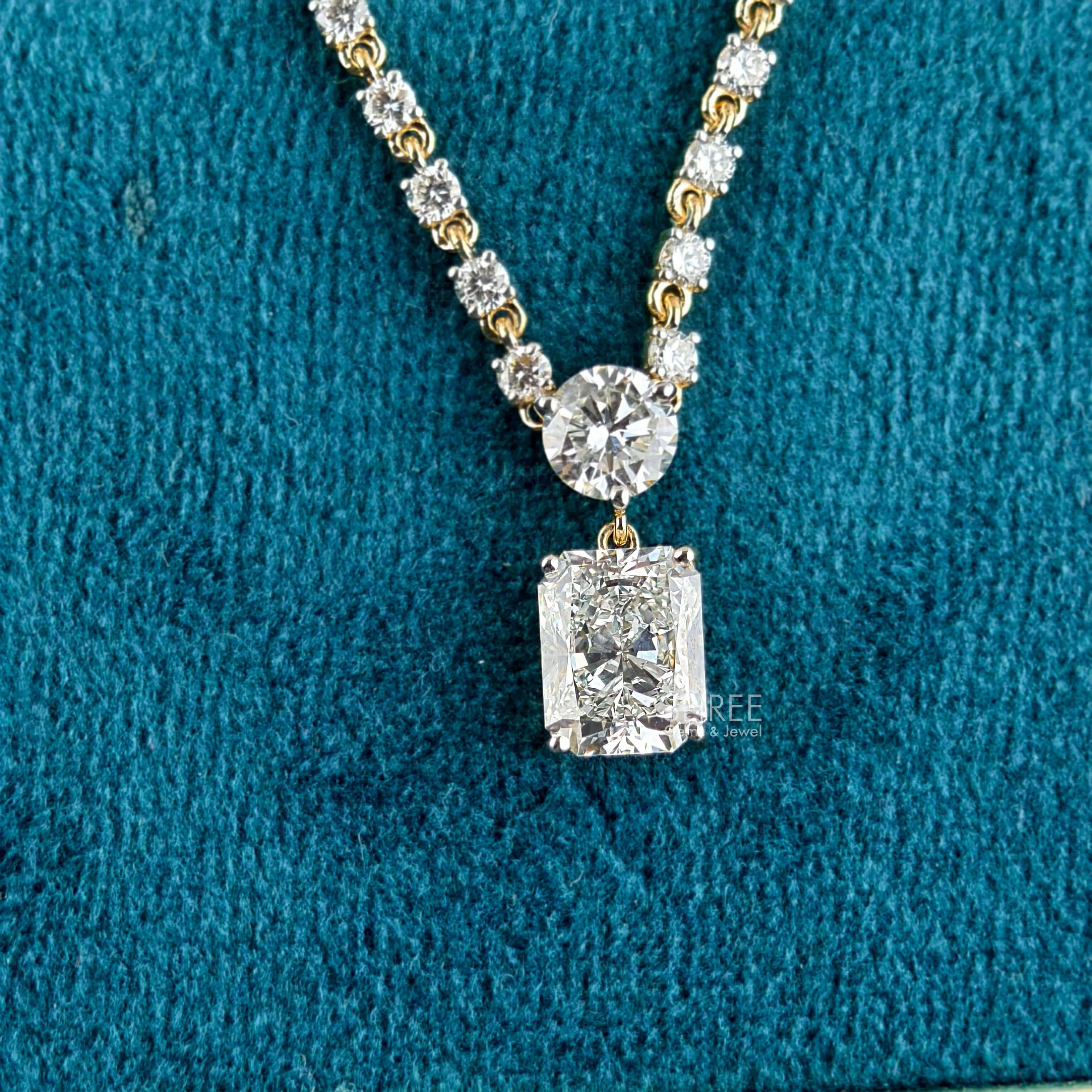 zoom view of multi shape diamond necklace​
