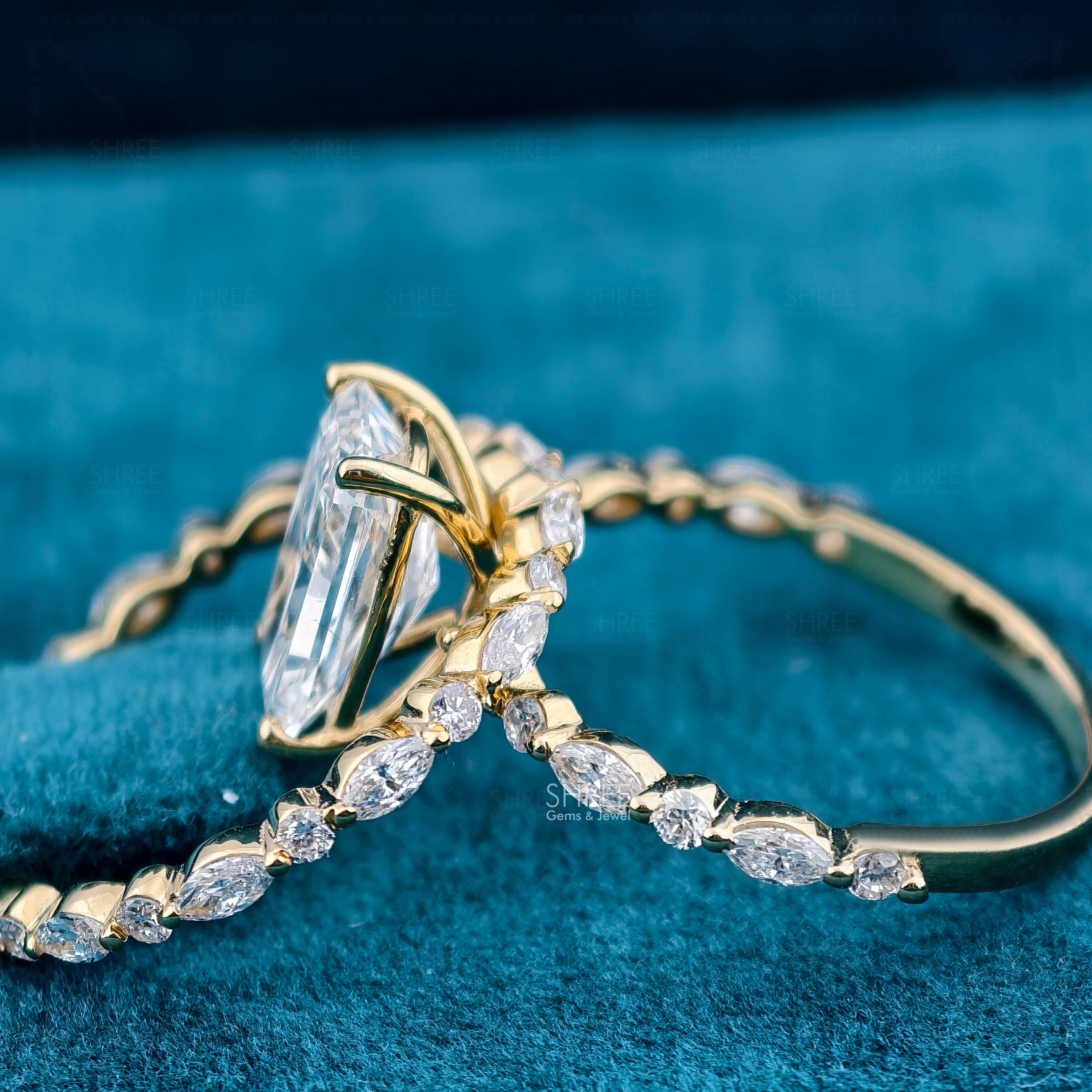 Side view of Radiant Cut Diamond Ring Bridal Set​