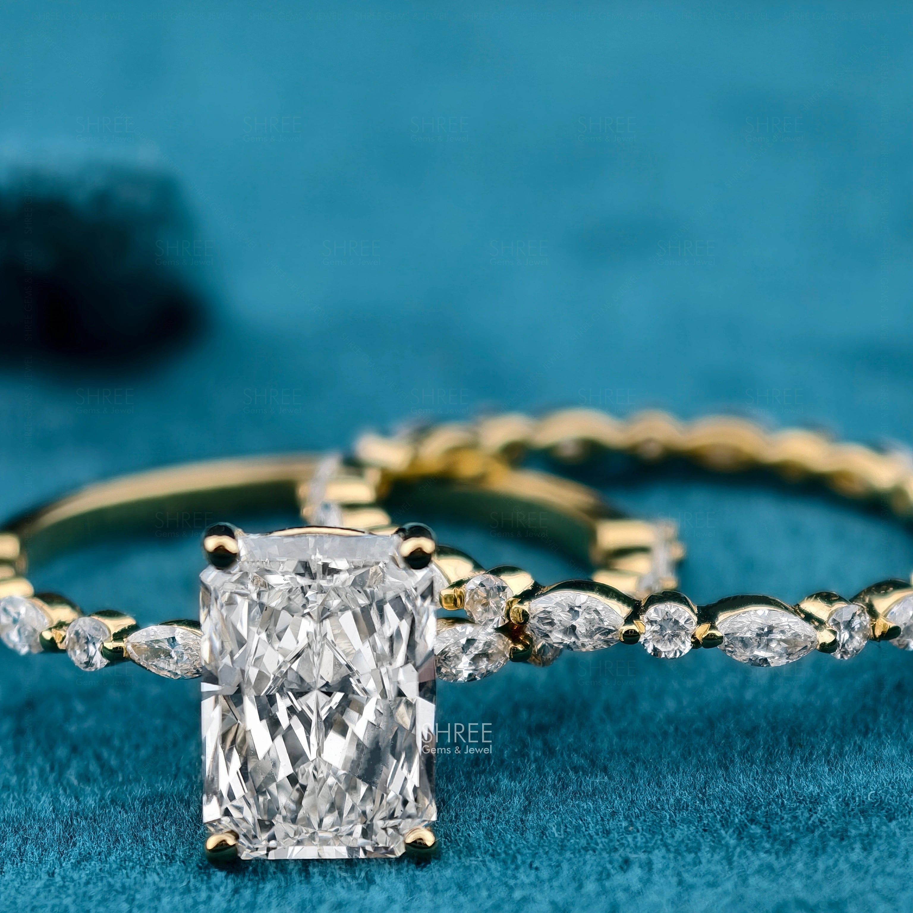 Front view of Radiant Cut Diamond Ring Bridal Set​