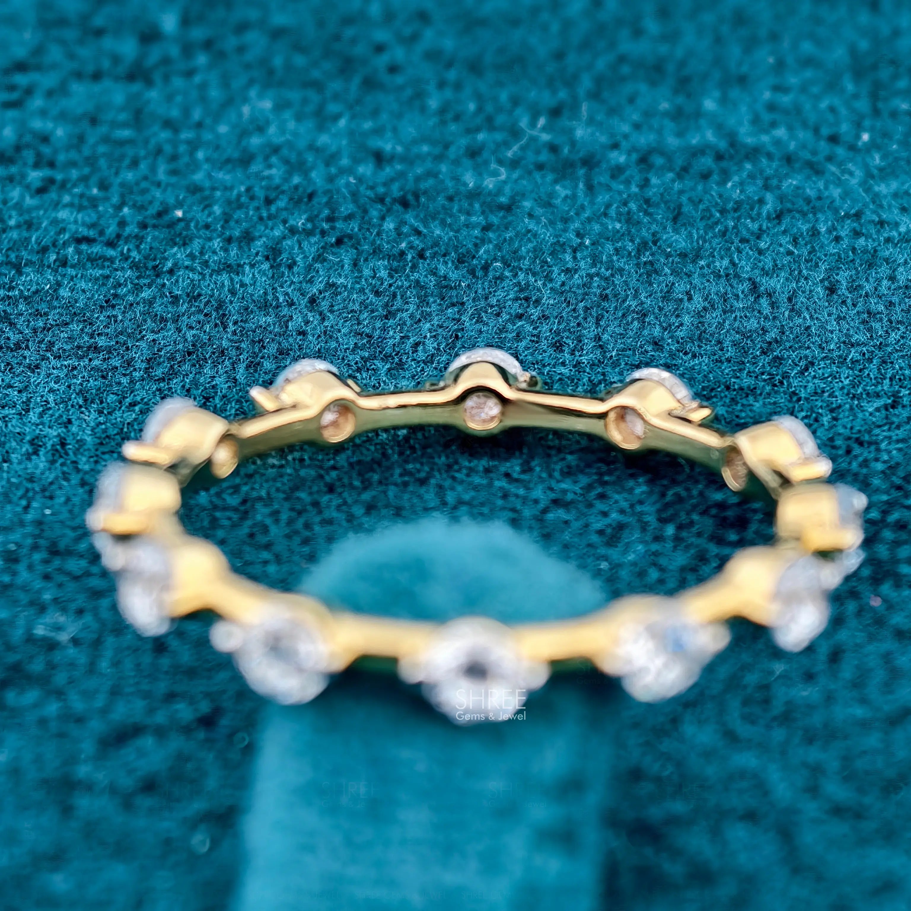 Side Inside View of Round Lab Grown Diamond Wedding Band
