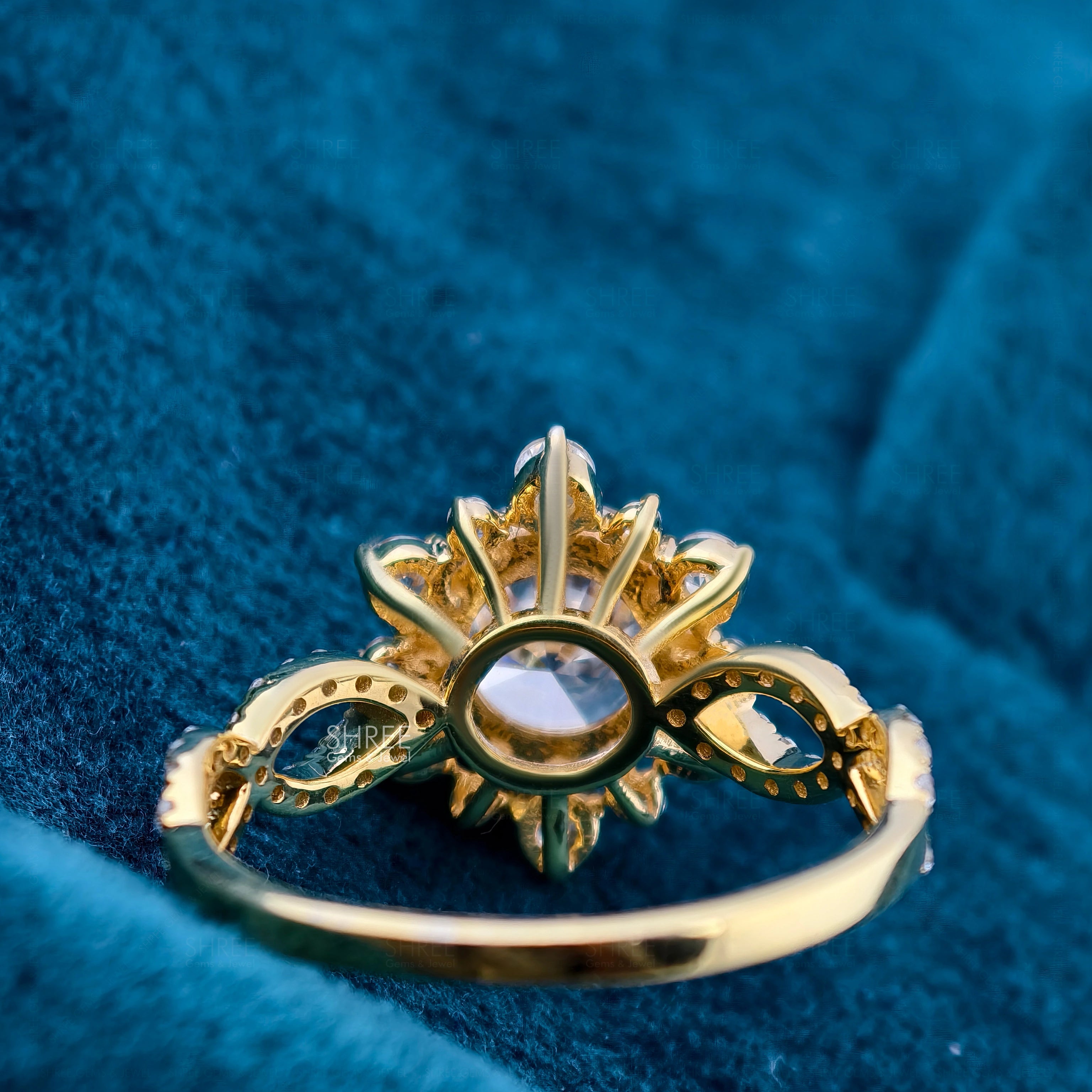 Back View of Vintage Round Diamond Ring