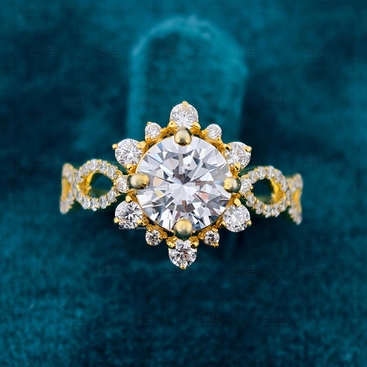 Front View of Vintage Round Cut Engagement Ring for Sale​

