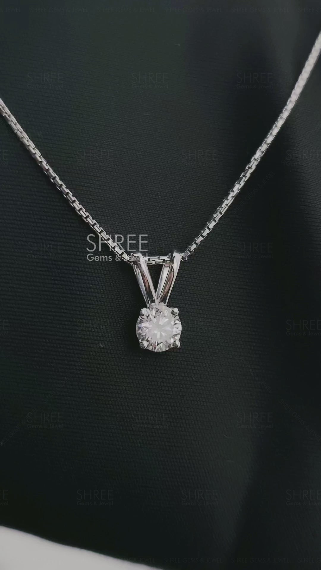 Video Of 1 Carat Lab Grown Diamond Solitaire Pendant​