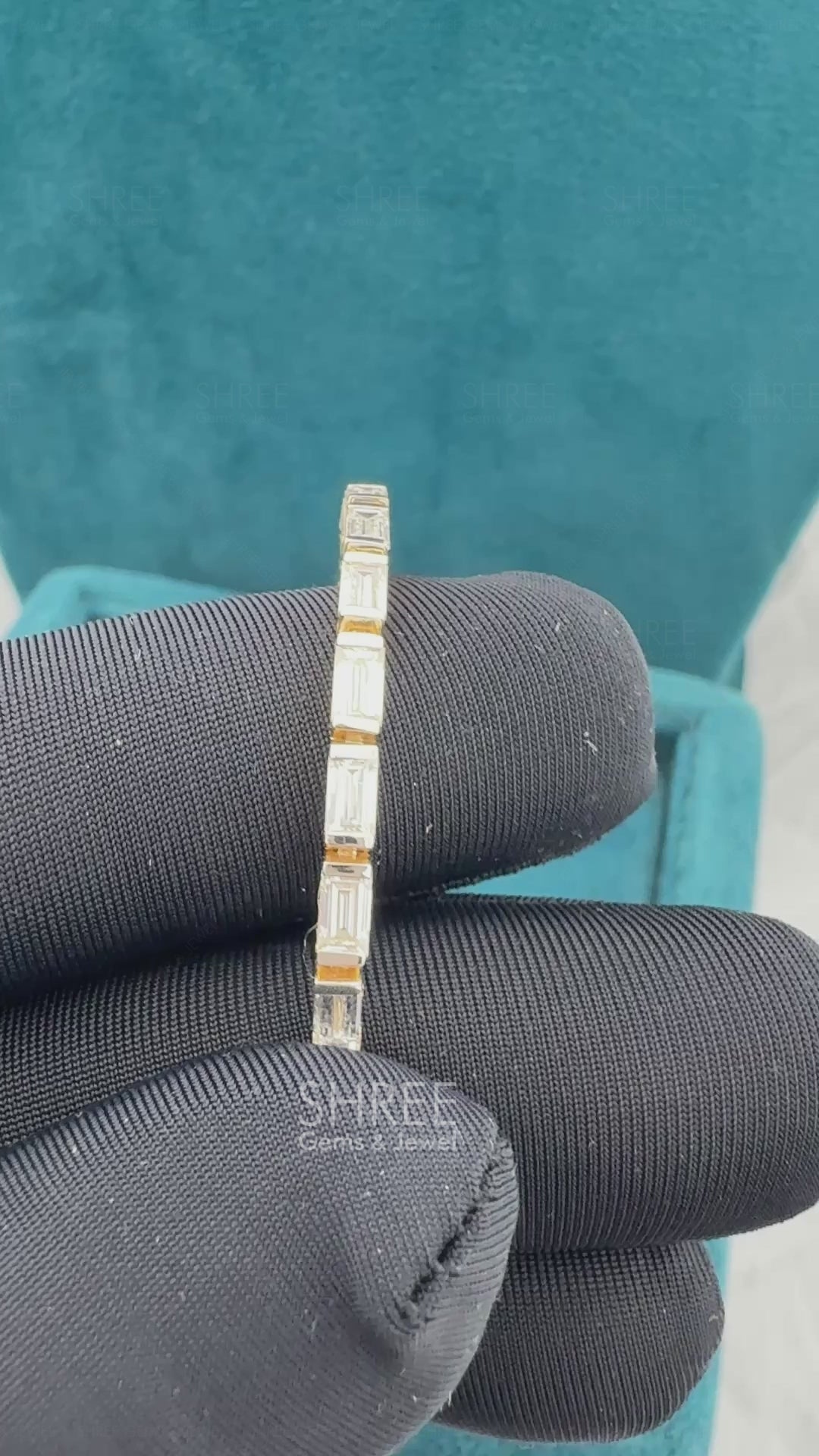 Video of 5 Ct Baguette Diamond Tennis Bracelet​