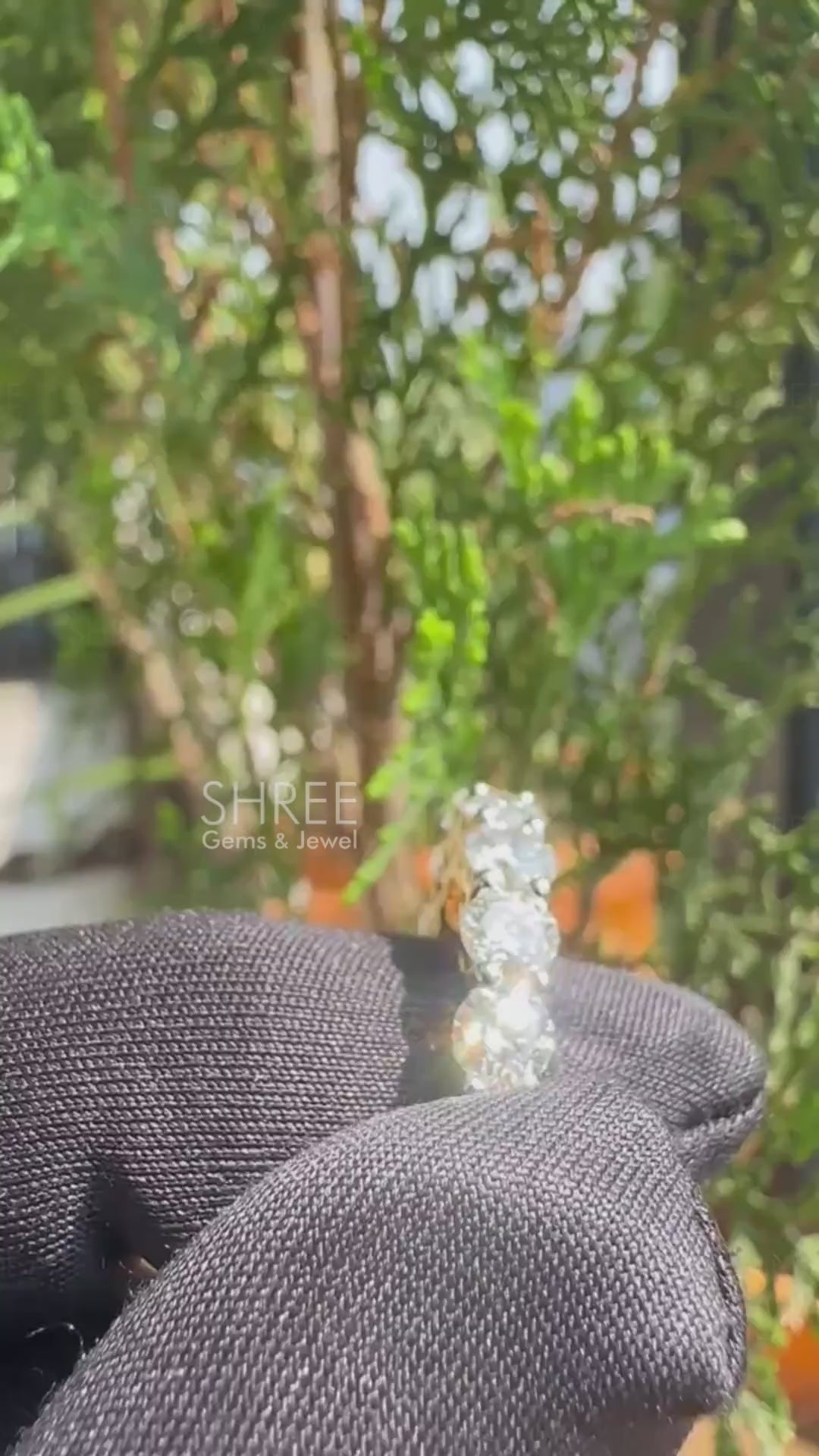 Video of Round Lab Grown Diamond Wedding Band