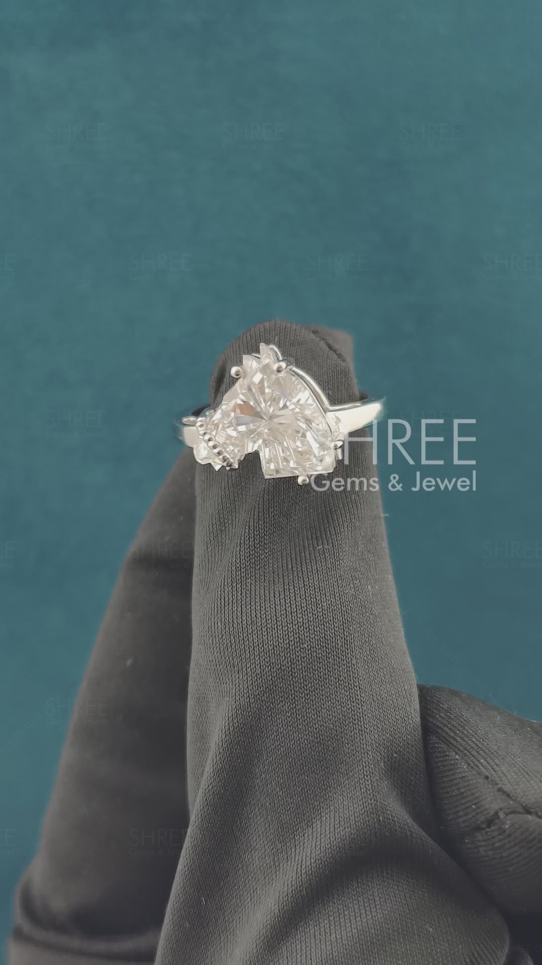 Video of 5 Carat Horse Head Diamond Ring