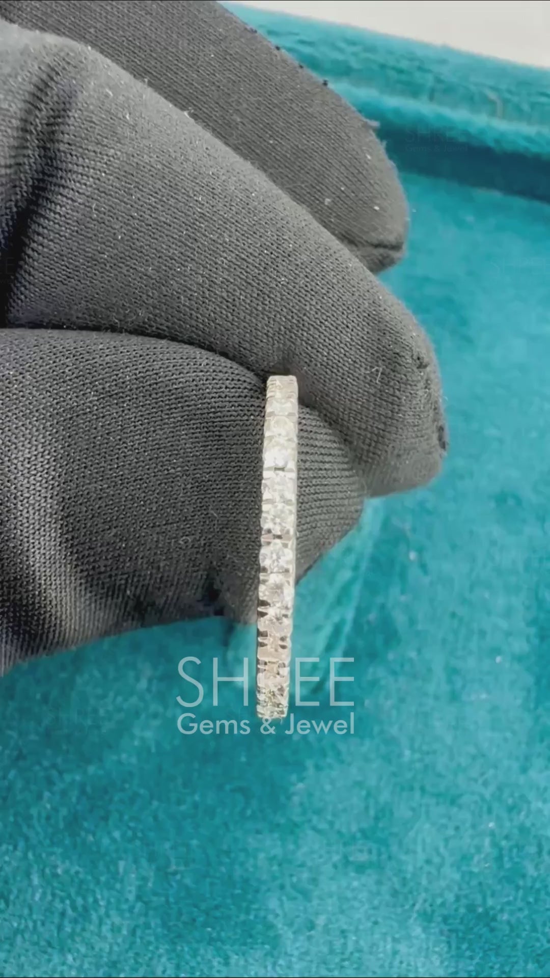 Video of Round Shaped Lab Diamond Minimalist Eternity Ring