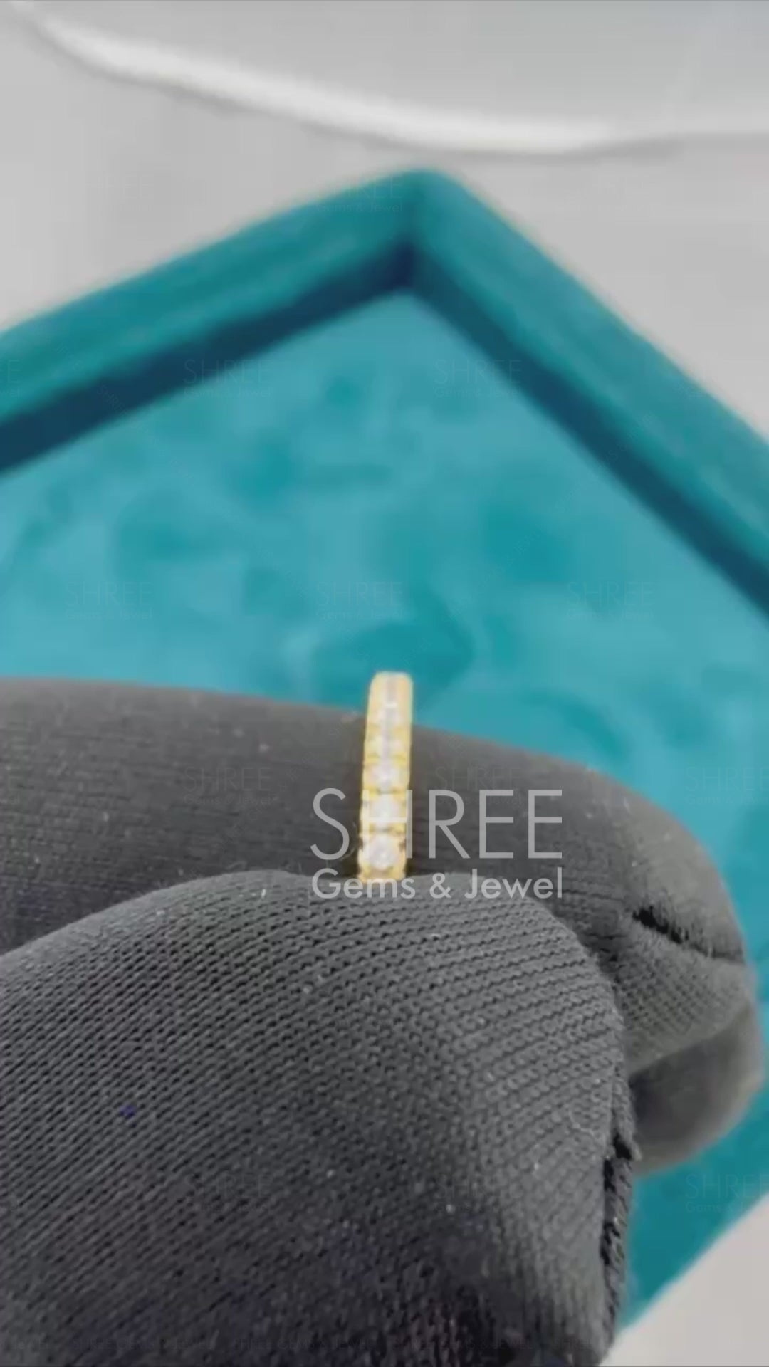 video of lab created diamond wedding bands​
