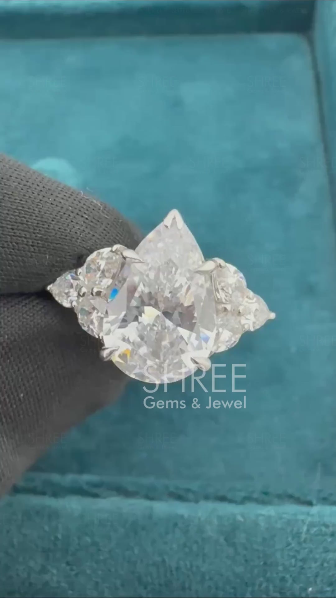 Video of Pear Shape 7 Stone Diamond Ring for Engagement