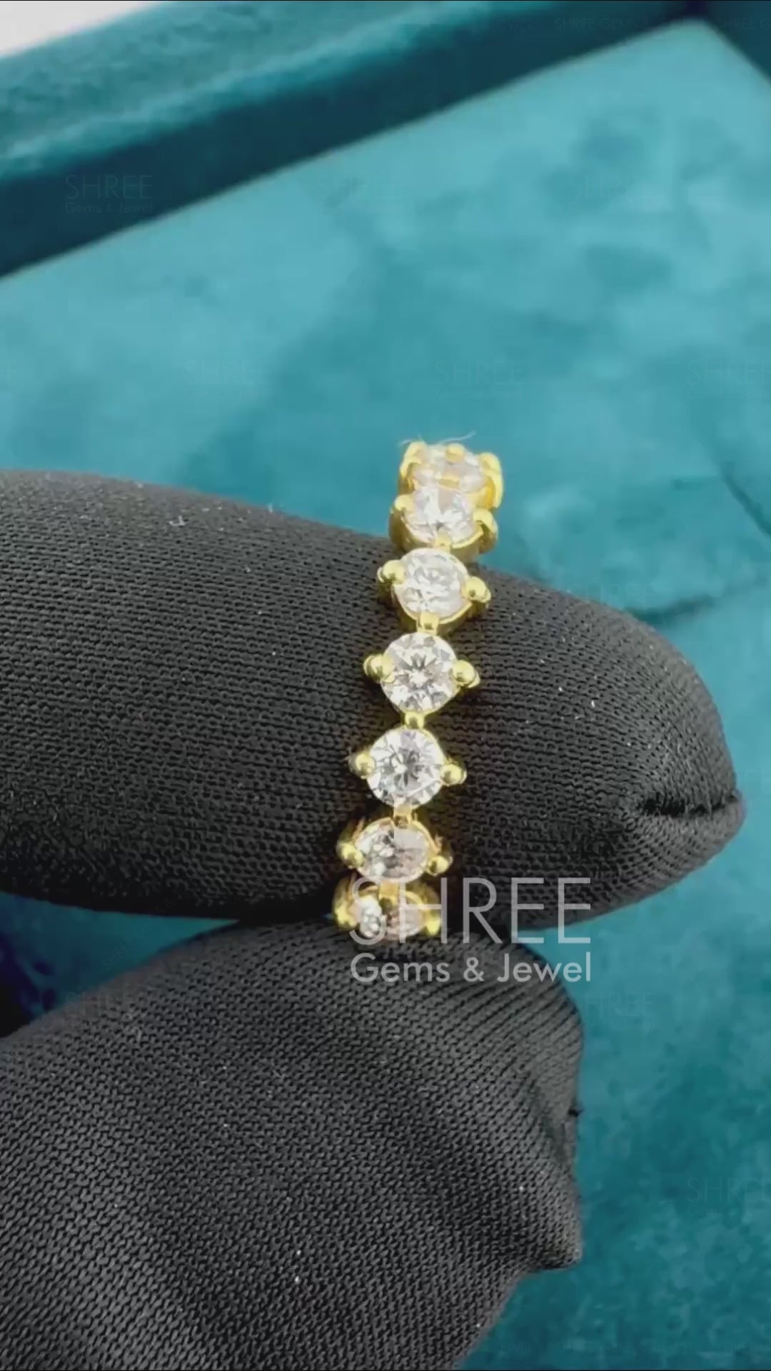 Video of 1 Carat Round Lab Grown Diamond Full Eternity Ring